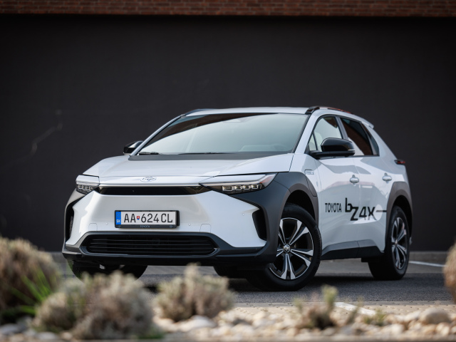 Toyota bZ4X FWD - test 2024