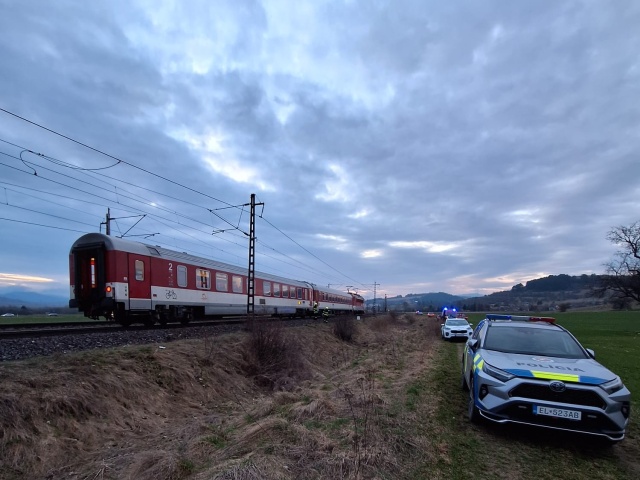 železnica, tragédia, liptovský mikuláš, zrážka s vlakom, beňadiková