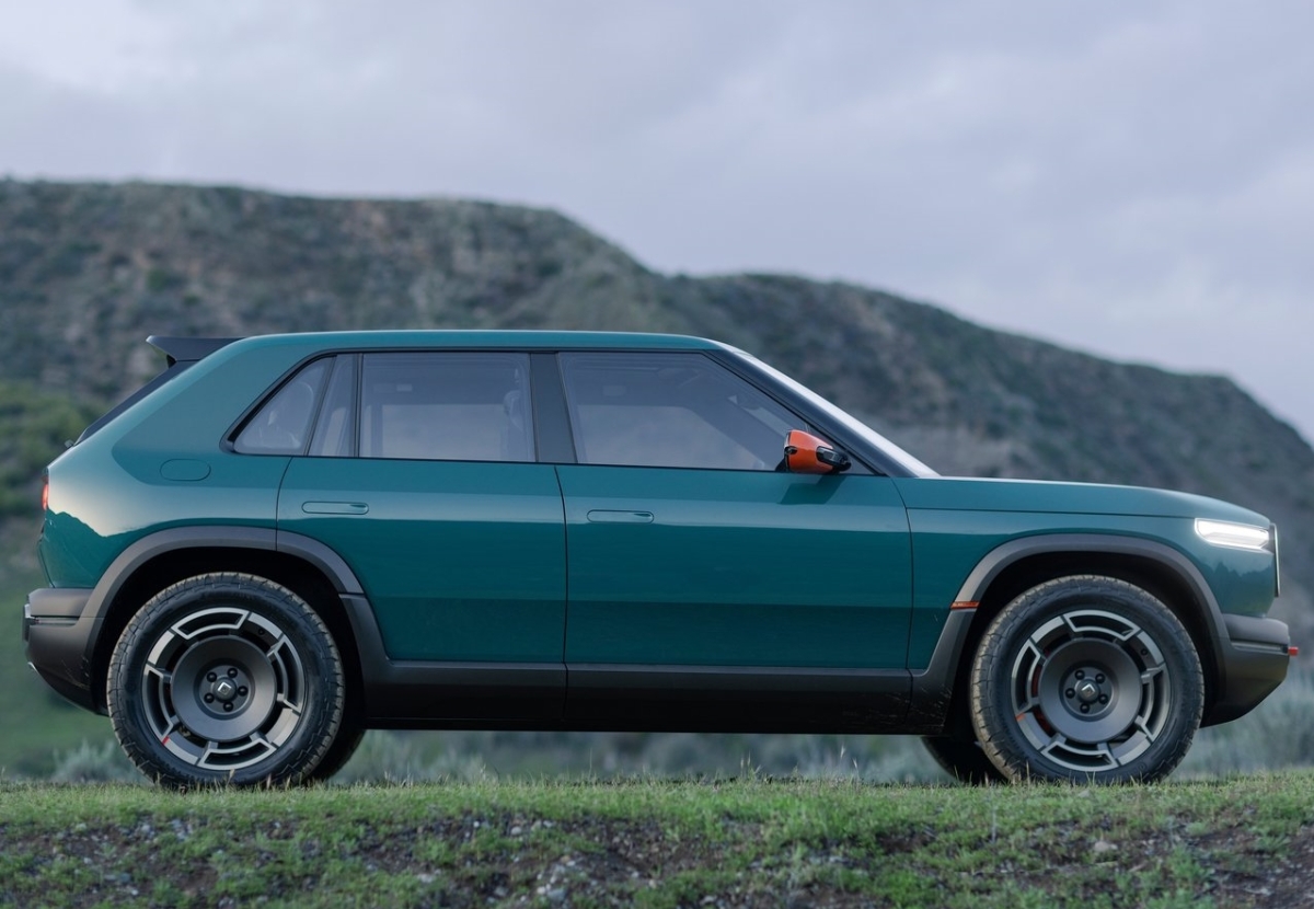 Rivian R3X 1