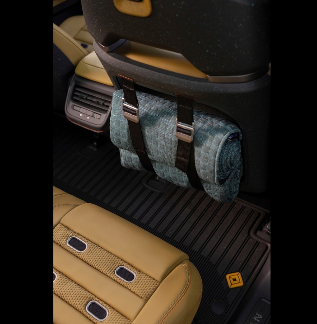 Rivian R3X 7