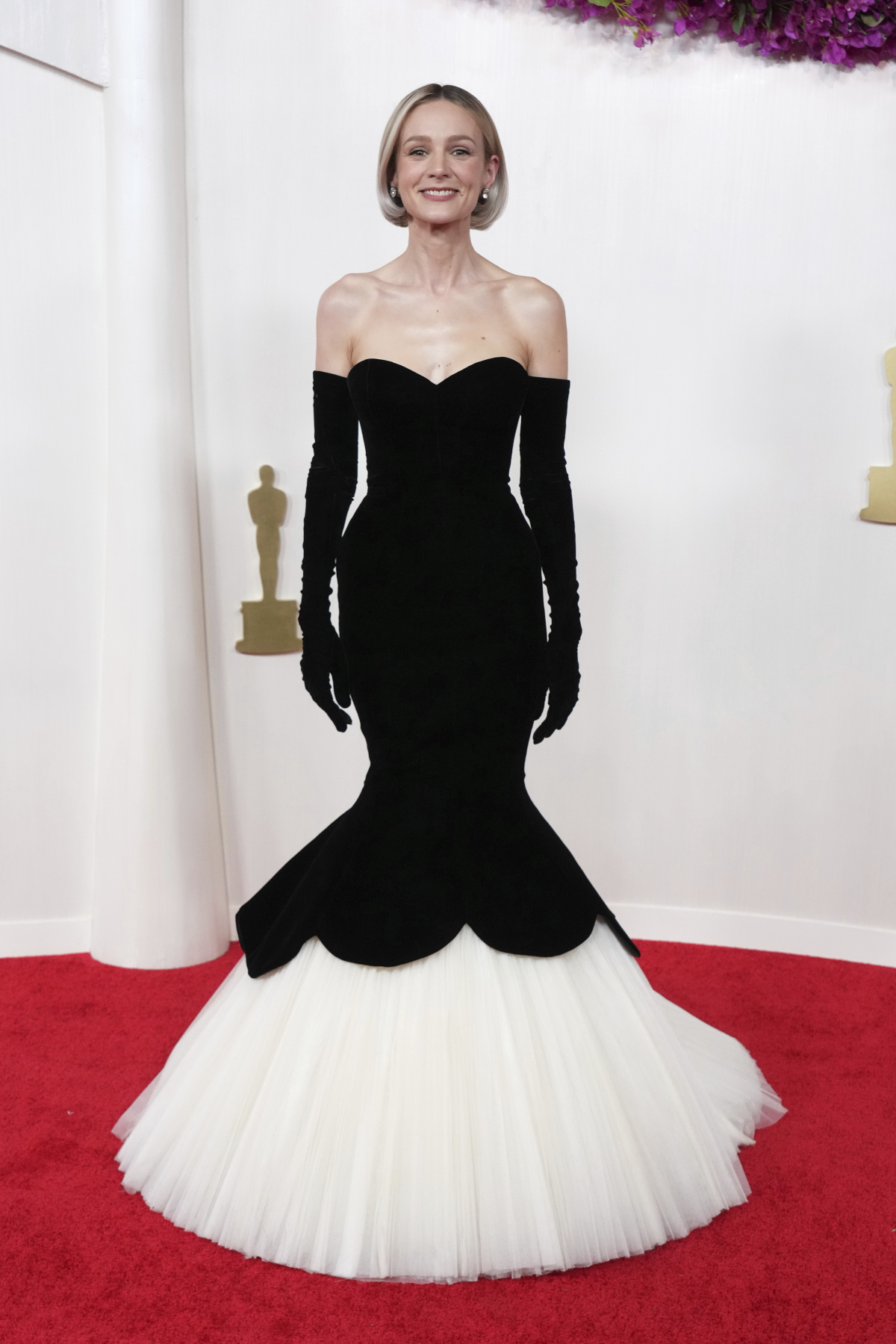 Nominovaná Carey Mulligan sa objavila v kreácii Balenciaga.
