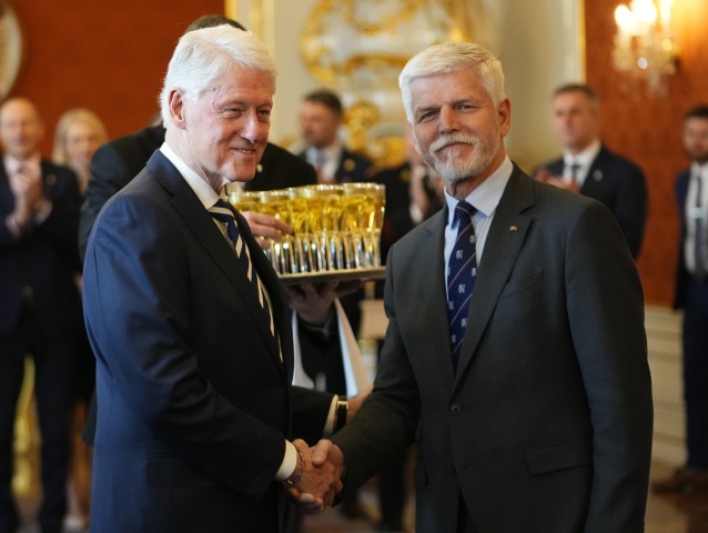 Bill Clinton, Petr Pavet, Pražský hrad, štátne vyznamenanie Rad T. G. Masaryka