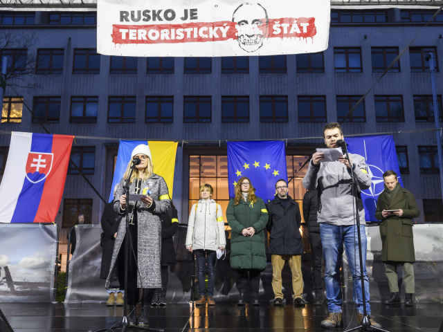 Bratislava protivládny protest Zastavme Súmrak