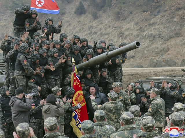 North Korea Kom Čong-un tank