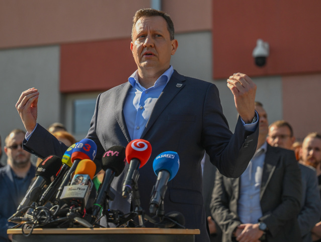Na snímke špeciálny prokurátor Daniel Lipšic a ďalší prokurátori ÚŠP.