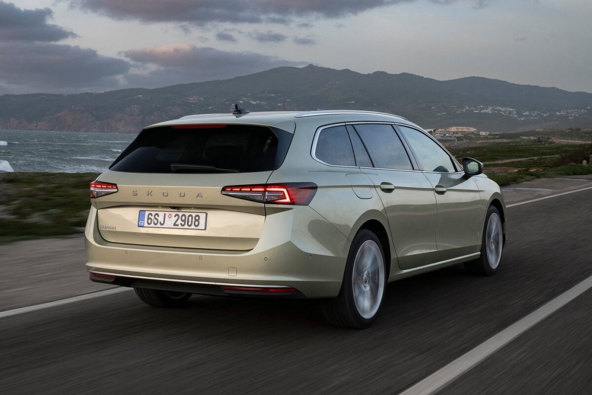 Škoda Superb Combi - 2024