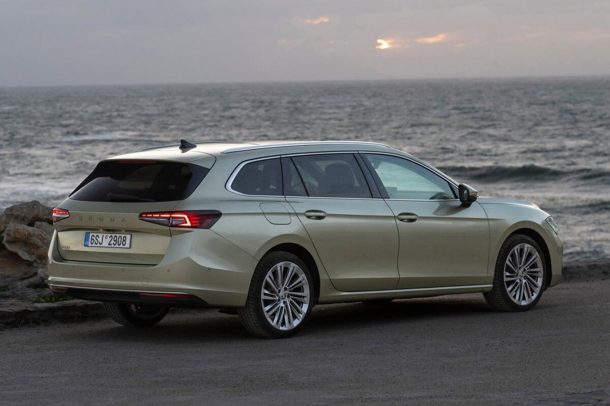 Škoda Superb Combi - 2024