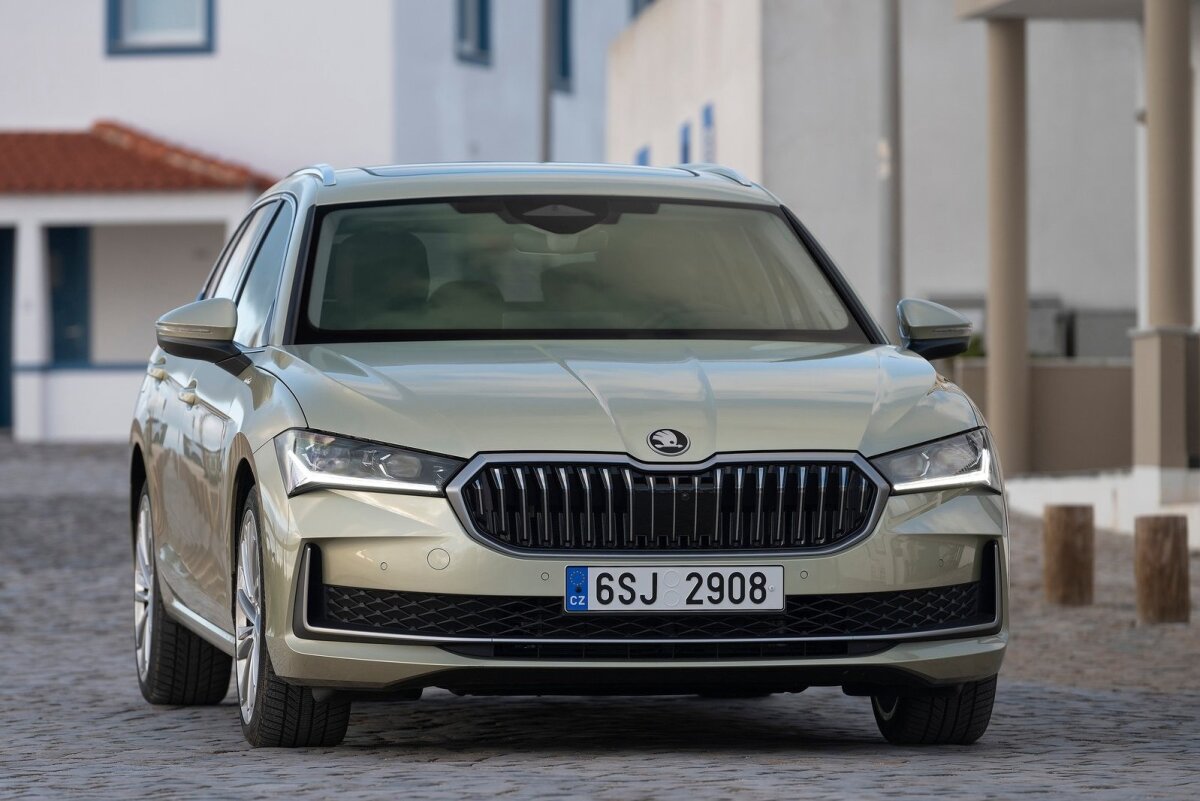 Škoda Superb Combi - 2024