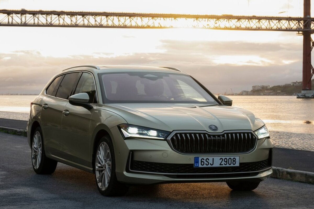 Škoda Superb Combi - 2024