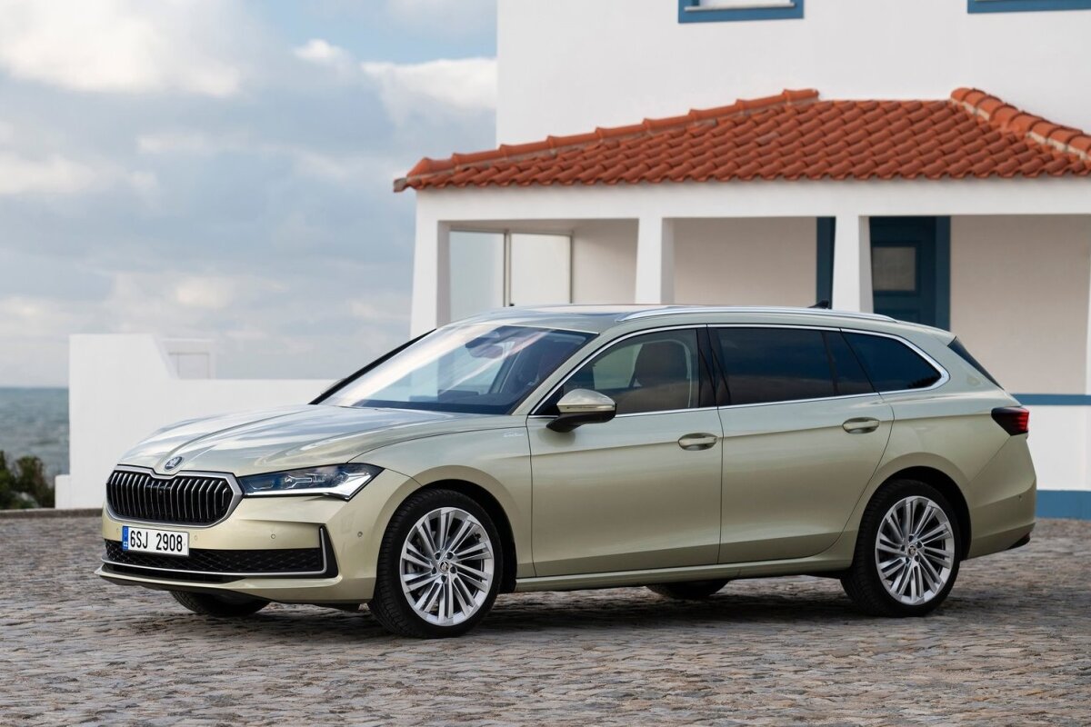 Škoda Superb Combi - 2024