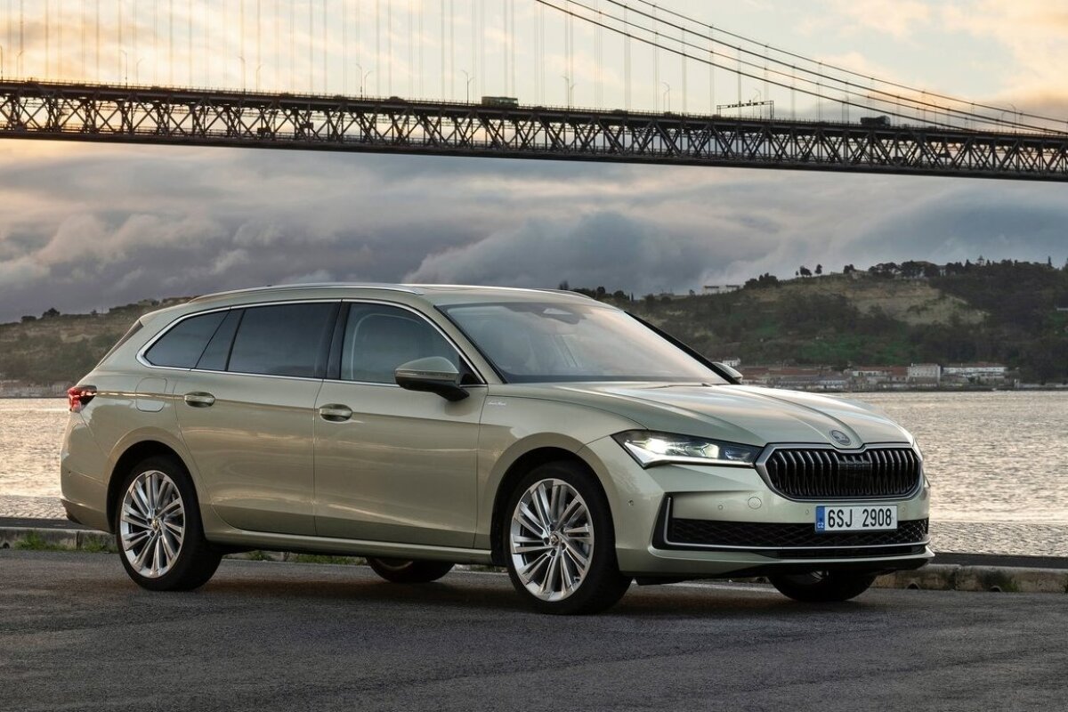 Škoda Superb Combi - 2024
