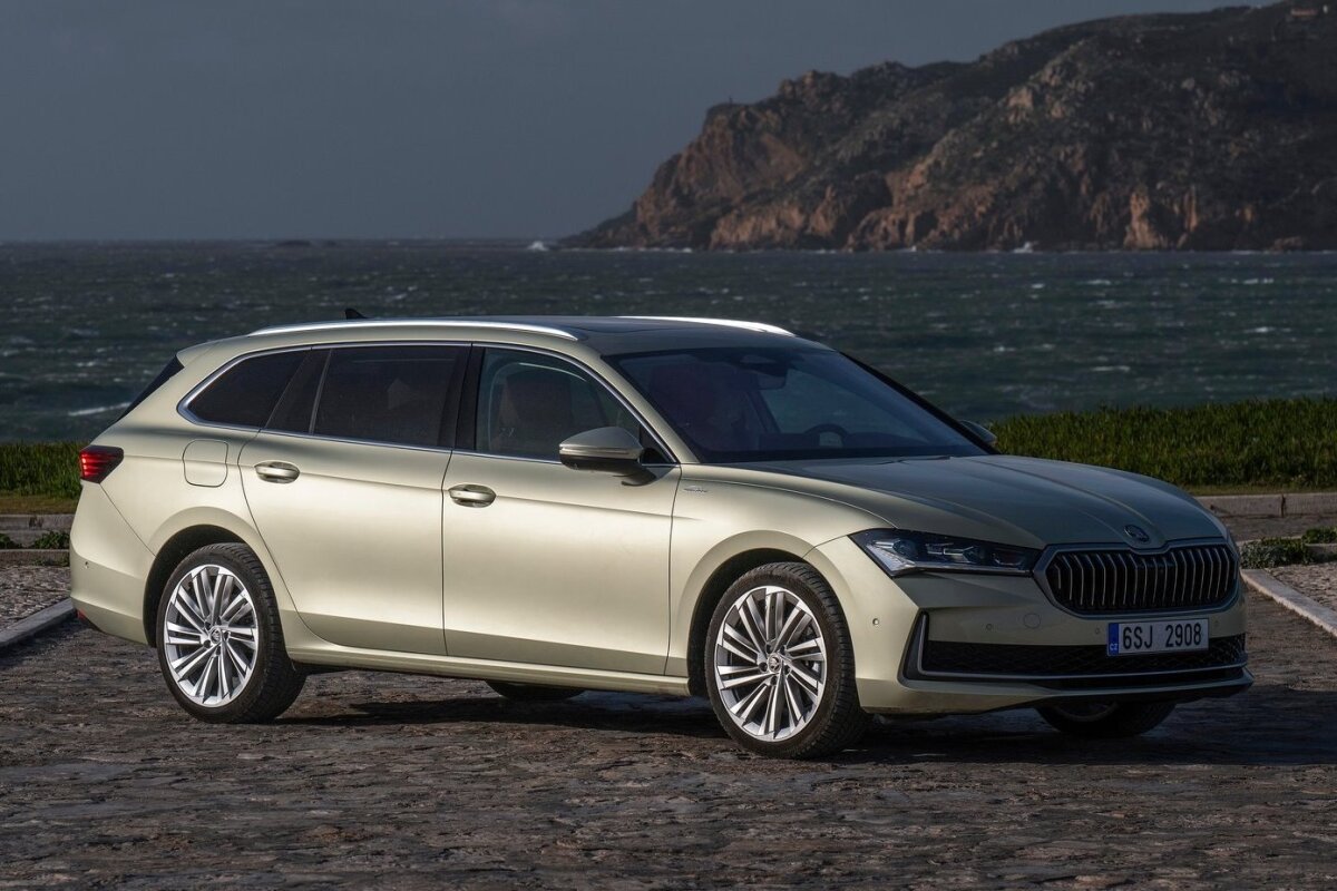 Škoda Superb Combi - 2024