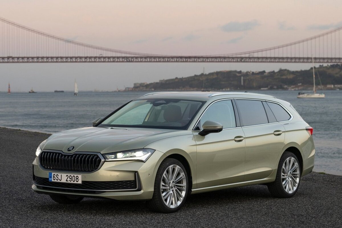 Škoda Superb Combi - 2024
