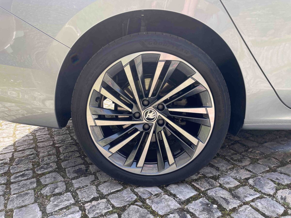 Škoda Superb Combi - prvá jazda 2024