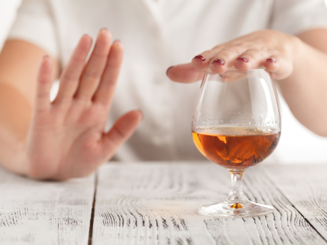 Alkohol a kalórie: Čo piť, ak si chcete dopriať pohárik, ale nepribrať