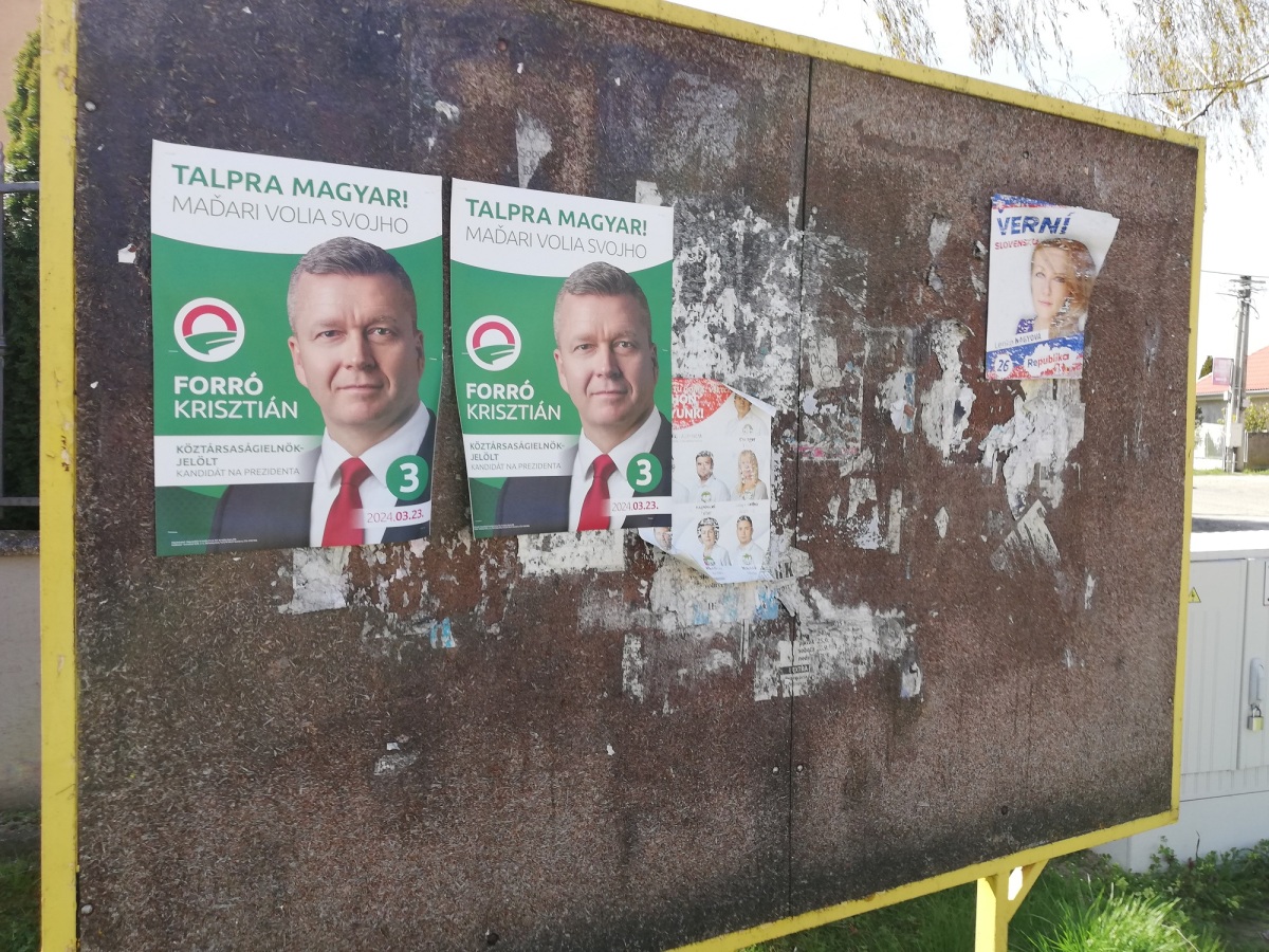 plagáty, Forró