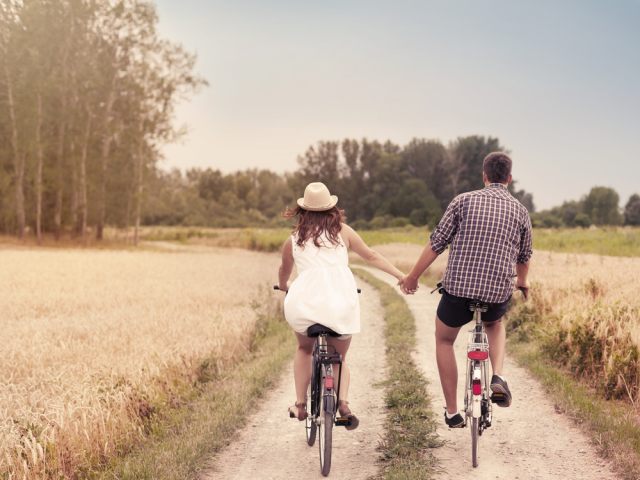 láska, rande, dvojica, muž a žena, bicykle, bicyklovanie, cyklisti, cyklistika