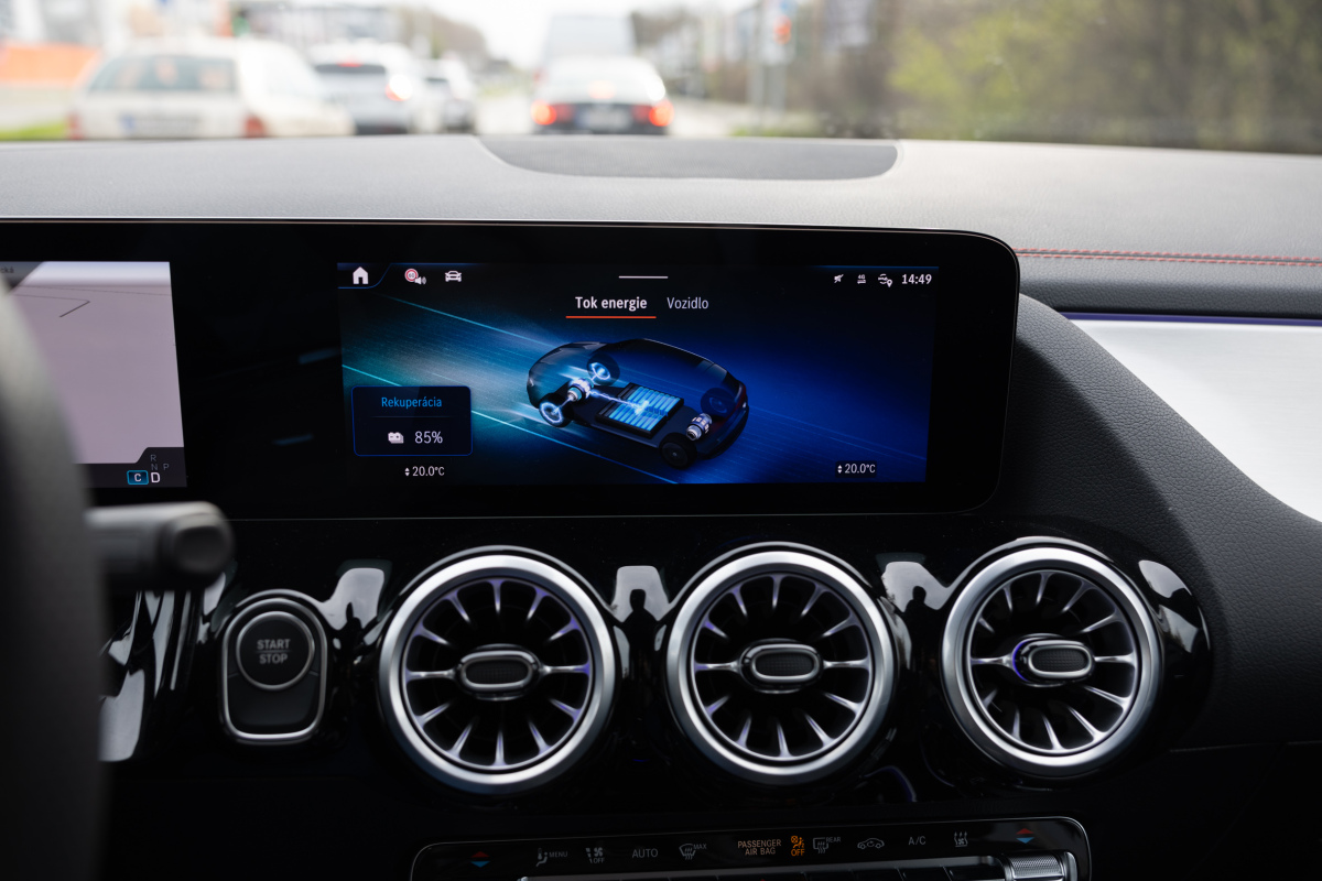 Mercedes-Benz EQA 350 4Matic - test 2024