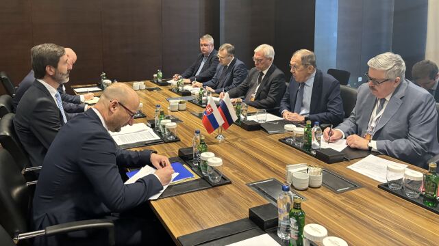 Minister zahraničných vecí a európskych záležitostí SR Juraj Blanár (druhý zľava) a minister zahraničných vecí Ruska Sergej Lavrov (druhý sprava) počas stretnutia na diplomatickom fóre v Antalyi. Turecko, Antalya, 2. marec 2024.
