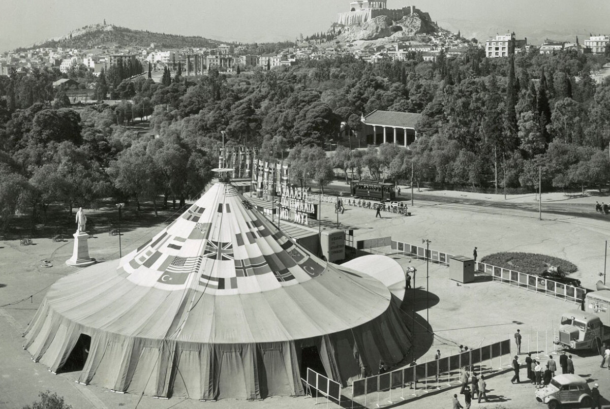 1952-snapshots-album