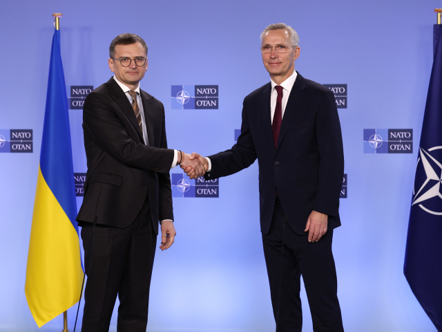 Kuleba, Stoltenberg