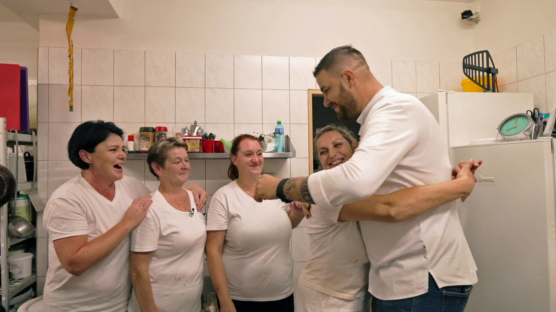 Záber z kuchárskej reality Na nože nakrúcanej v Hostinci Raj.