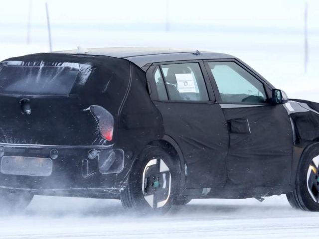 Kia EV3 - testovací prototyp 2024