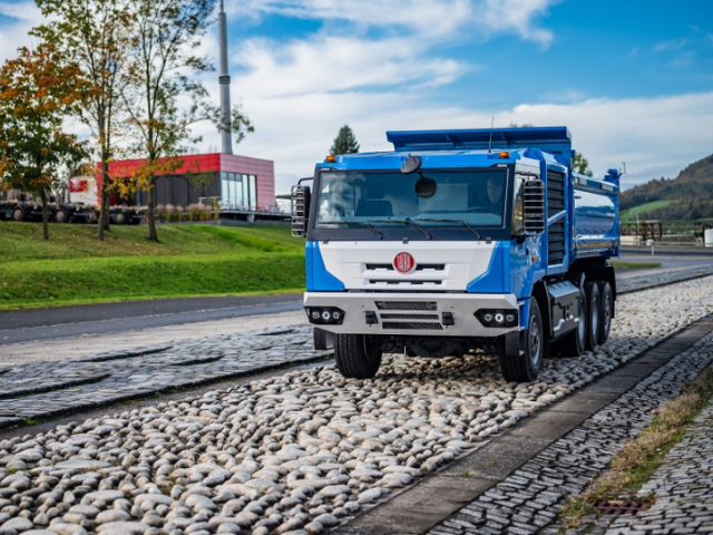 Tatra Force e-Drive 8x8
