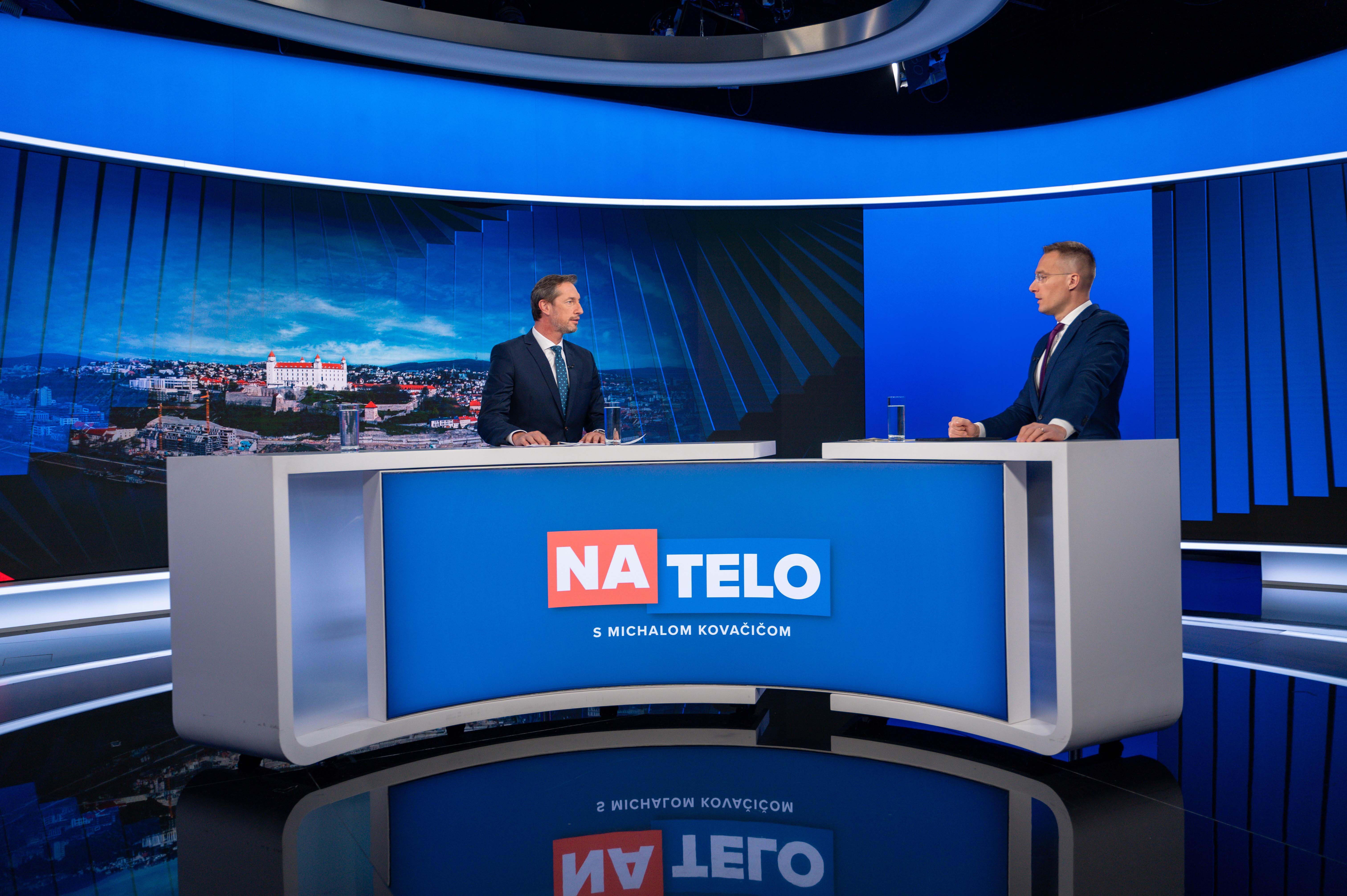 Predseda KDH Milan Majerský diskutoval s moderátorom Michalom Kovačičom v relácii Na telo kvôli vládnemu bojkotu sám, bez politického oponenta.