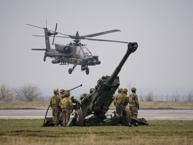 Mihail Kogalniceanu, Constanta, základňa NATO, Rumunsko, Apache, vojaci