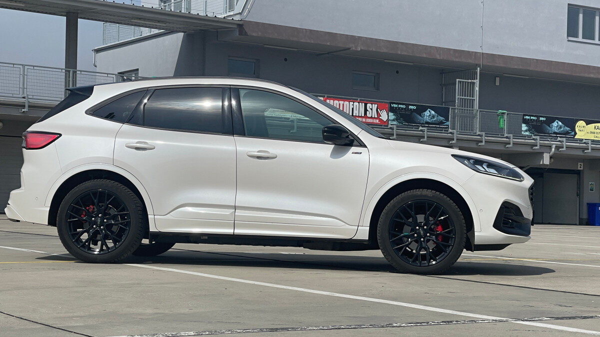FORD Kuga 2.5 Duratec PHEV (2024)