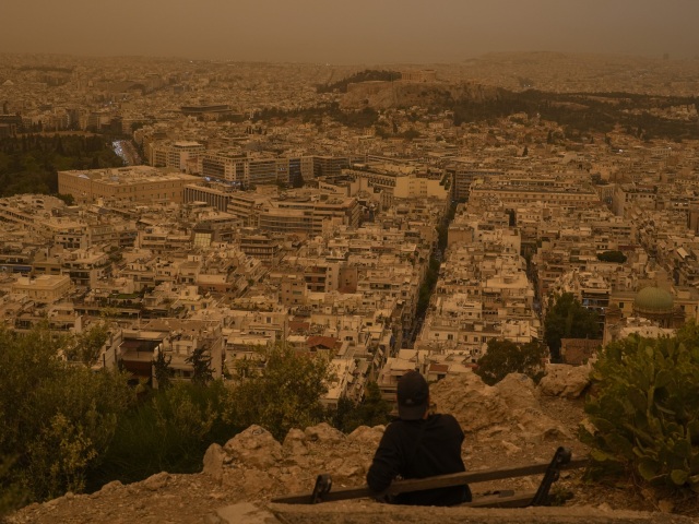 Atény / Sahara / Prach / Akropola /