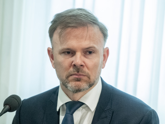 SR RRZ Financie Verejné Výhľad Opatrenia Ozdravné BAX