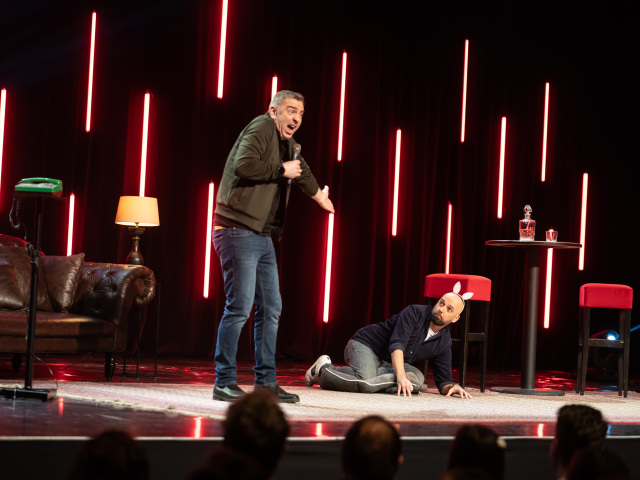 Stand-up comedy špeciál "Konečne Spolu" dvojice Michaela Szatmaryho a Tomáša Hudáka.