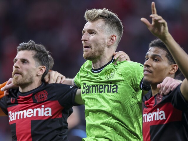 Jonas Hofmann, Lukáš Hradecký
