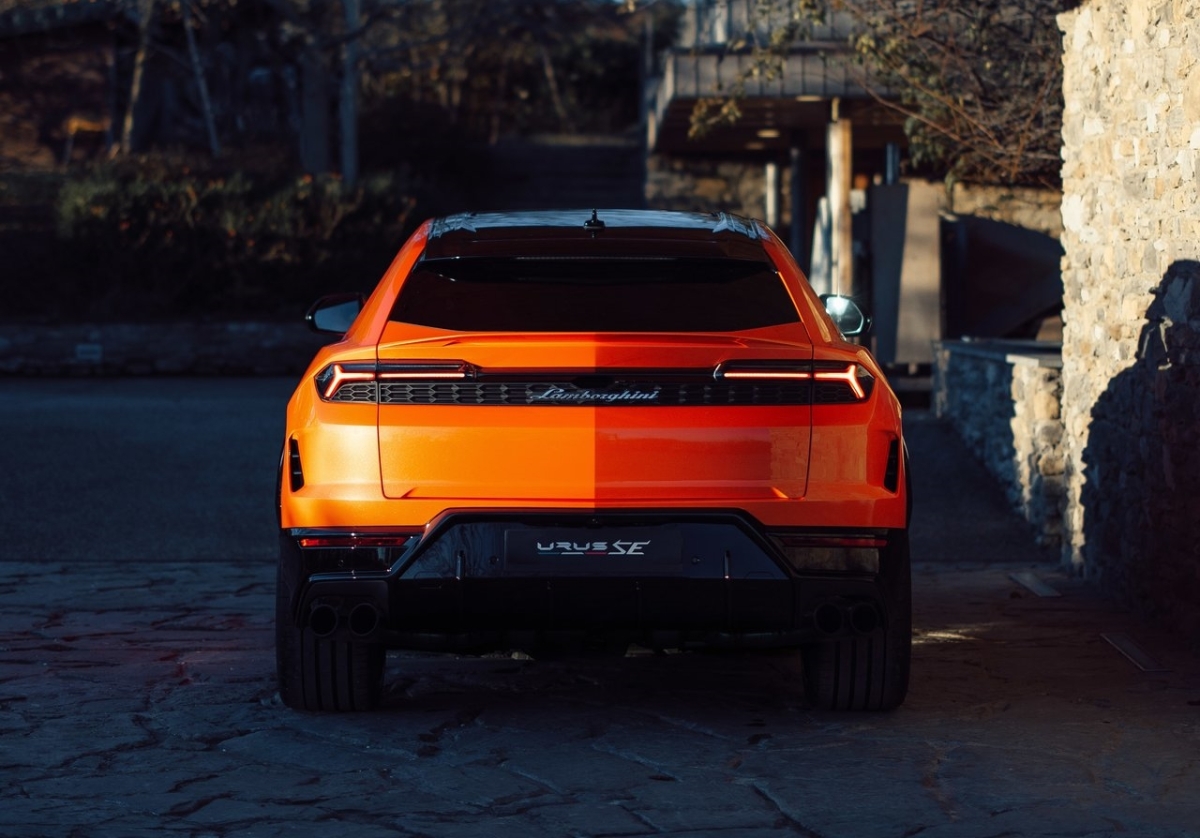 Lamborghini Urus SE 6