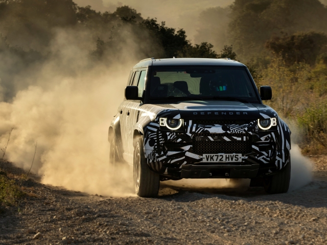 Land Rover Defender Octa - prototypy 2024