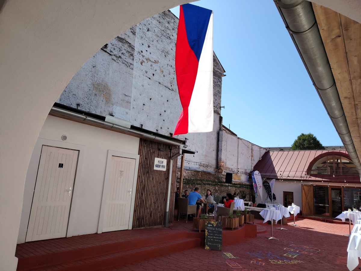 nádvorie, Nostalgia, Brezno