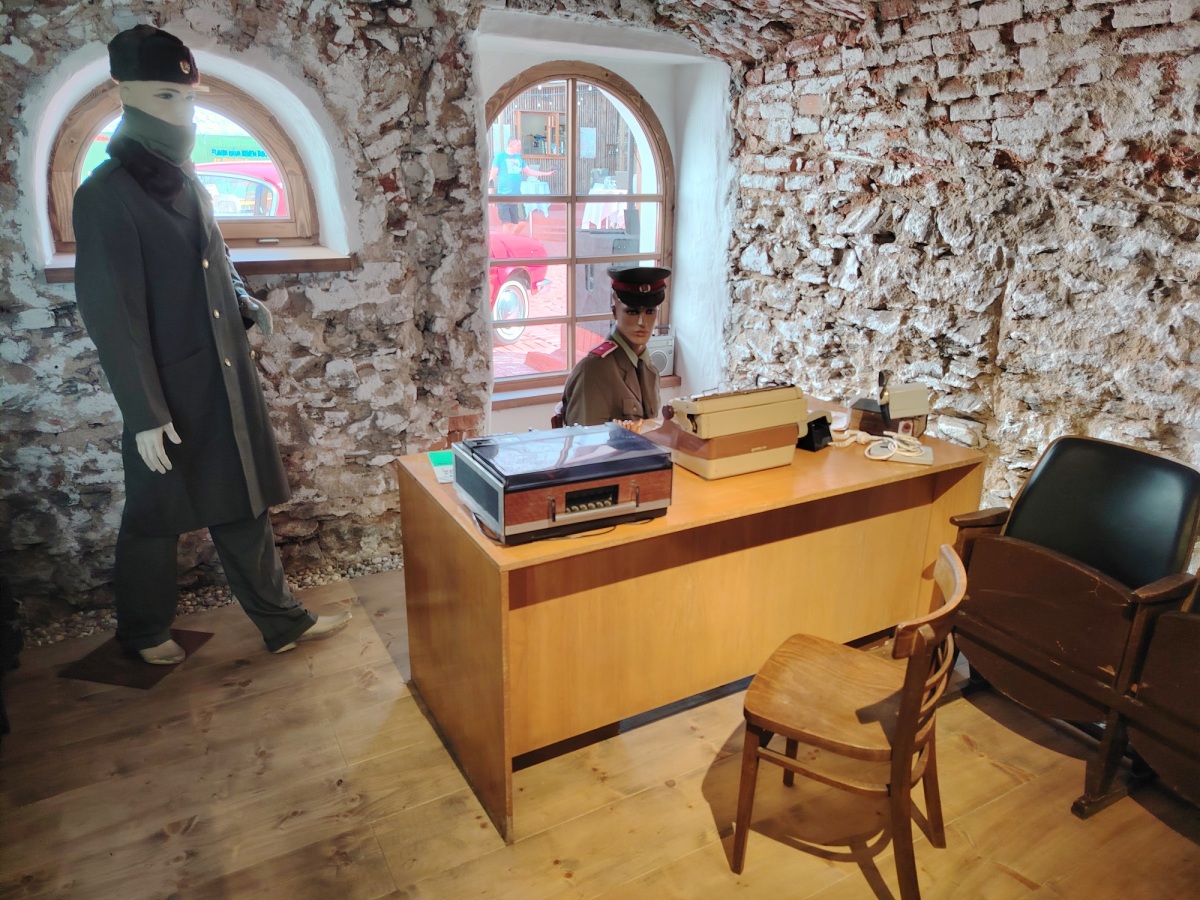 vyšetrovacia miestnosť, Nostalgia, Brezno