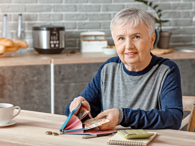 dôchodkyňa, seniorka, babka