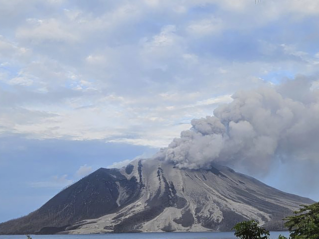 Sopka / Erupcia / Ruang /