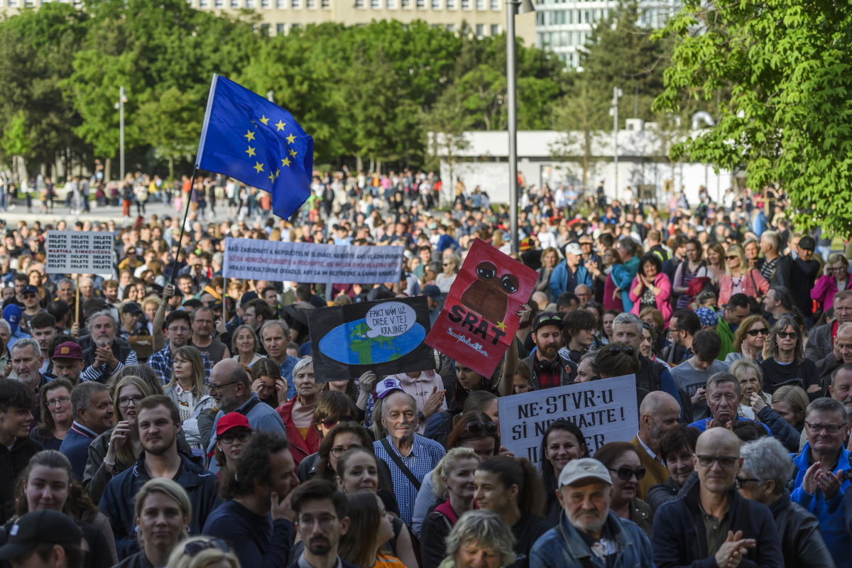 SR Bratislava PS protivládny protest BAX