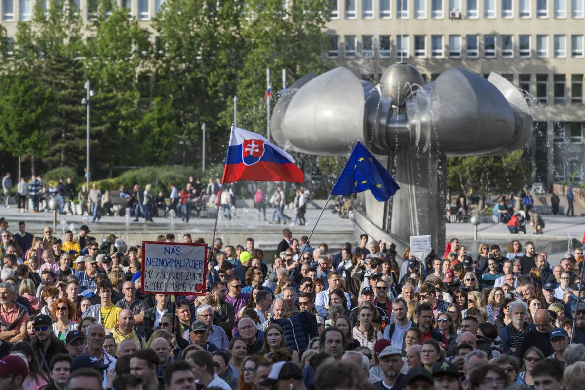 SR Bratislava PS protivládny protest BAX