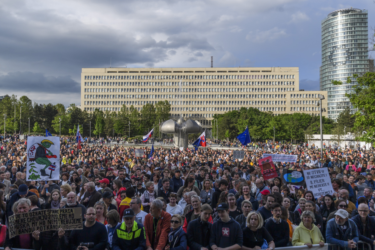 SR Bratislava PS protivládny protest BAX