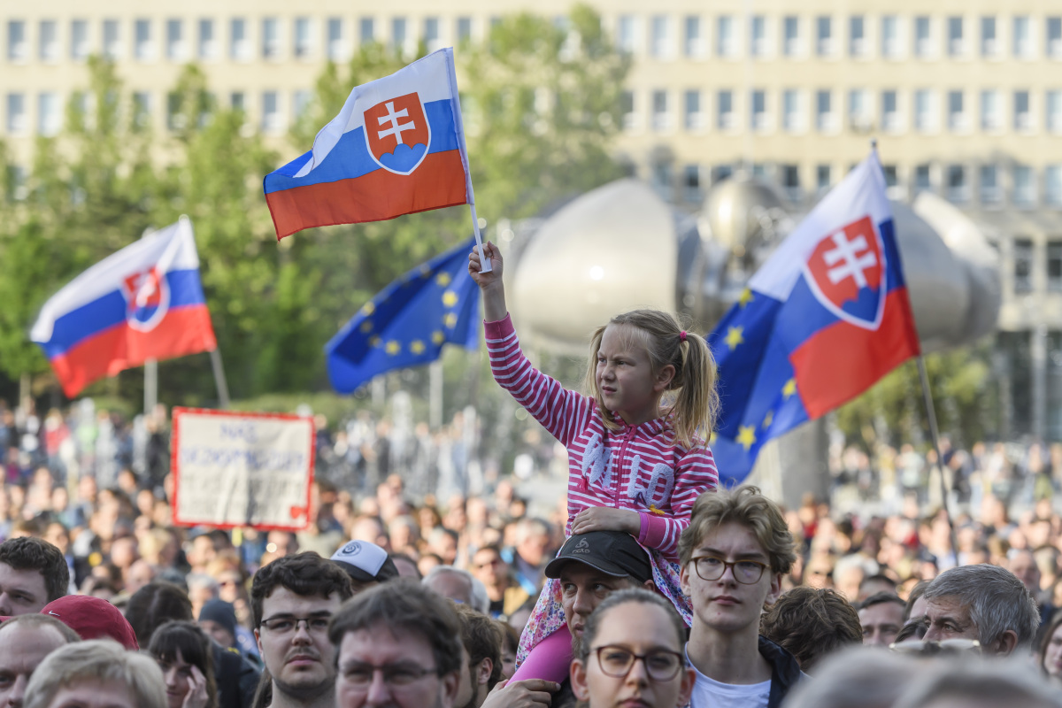 SR Bratislava PS protivládny protest BAX
