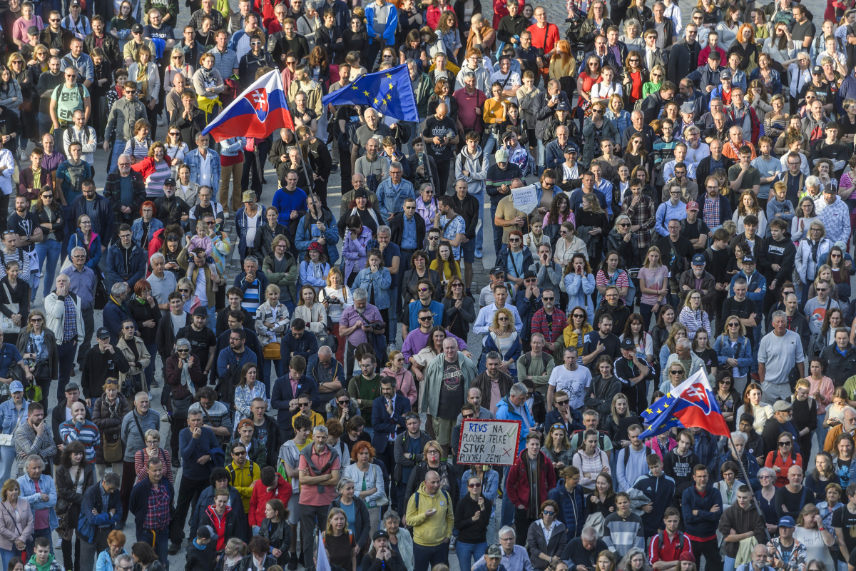 SR Bratislava PS protivládny protest BAX