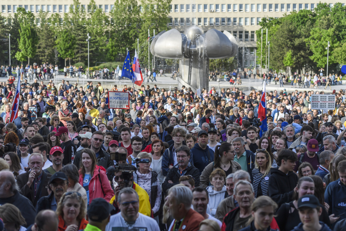 SR Bratislava PS protivládny protest BAX
