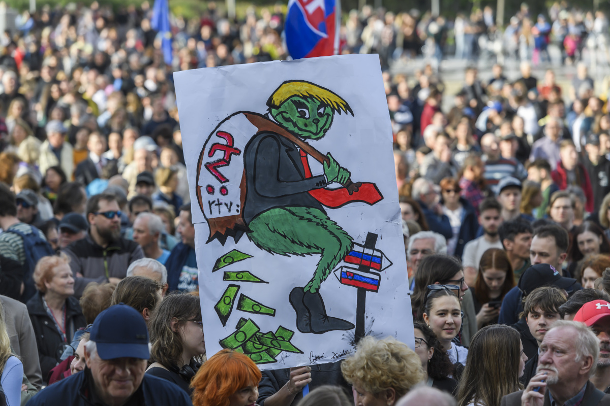 SR Bratislava PS protivládny protest BAX