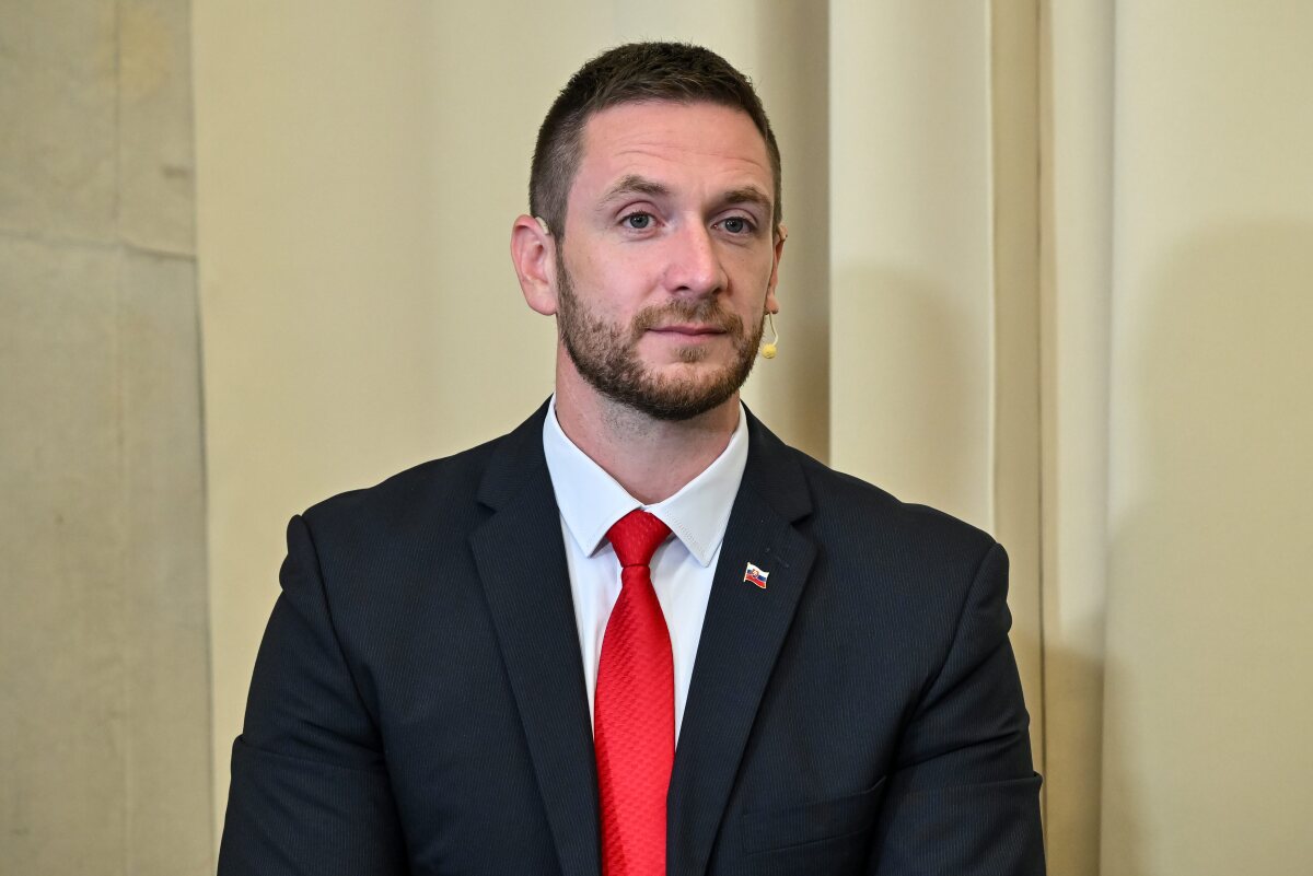 Milan Uhrík