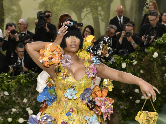 Nicki Minaj v kreácii Marni